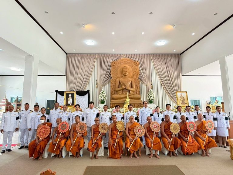 ร่วมพิธีแสดงความอาลัยและบำเพ็ญกุศลปัณรสมวาร (15 วัน)